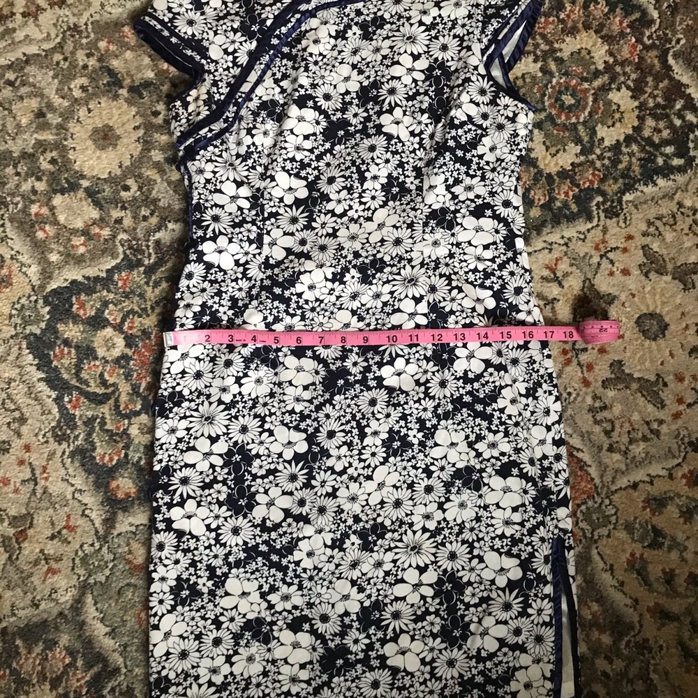 Traditional Mongolian dress / similar to cheongsam - Picture 10 of 11